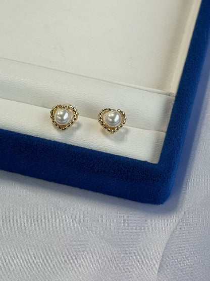 AKOYA 6mm K18ピアス
