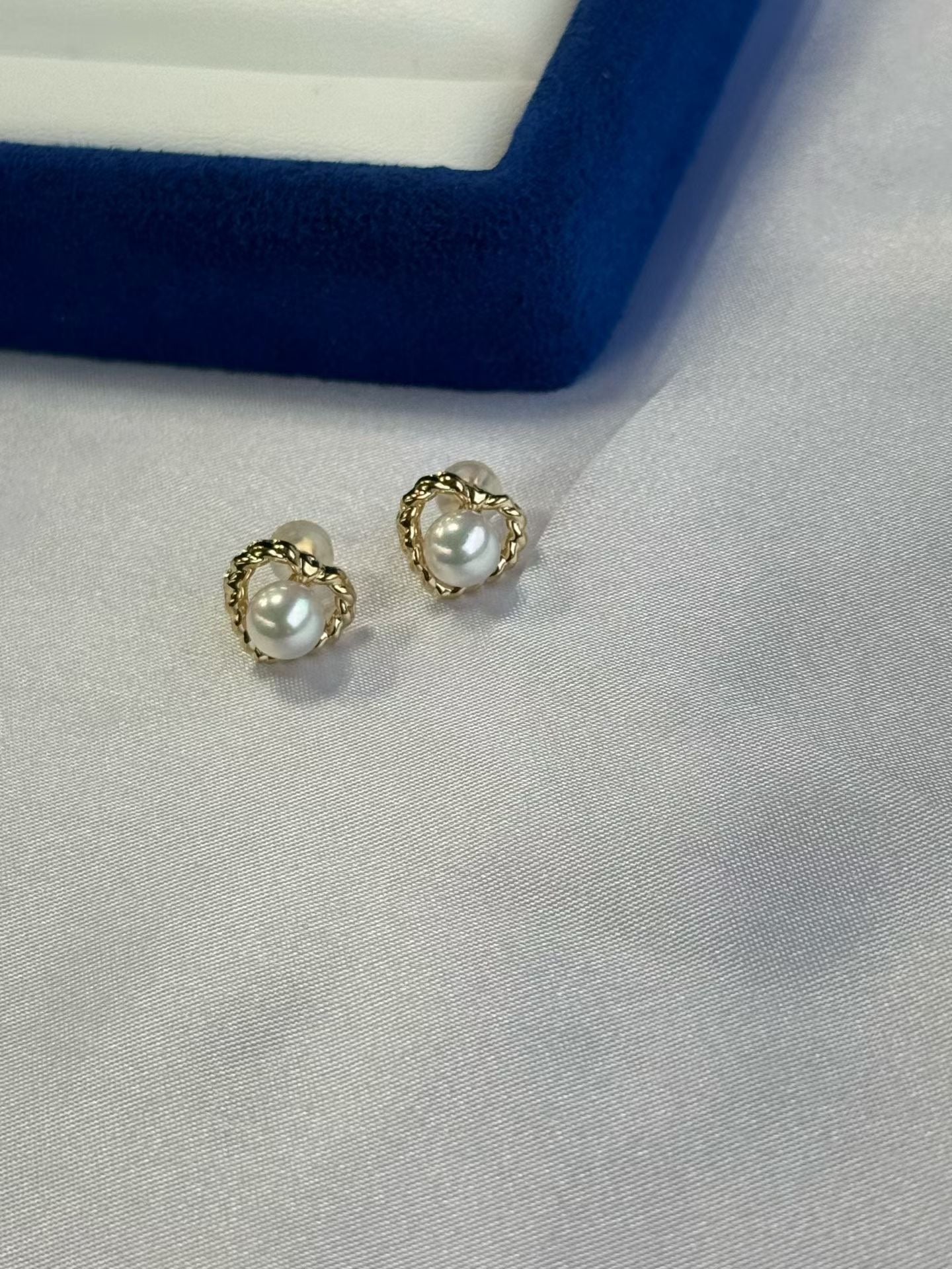 AKOYA 6mm K18ピアス